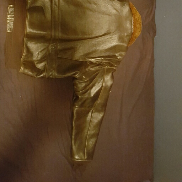 Leather jacket - Picture 4 of 5